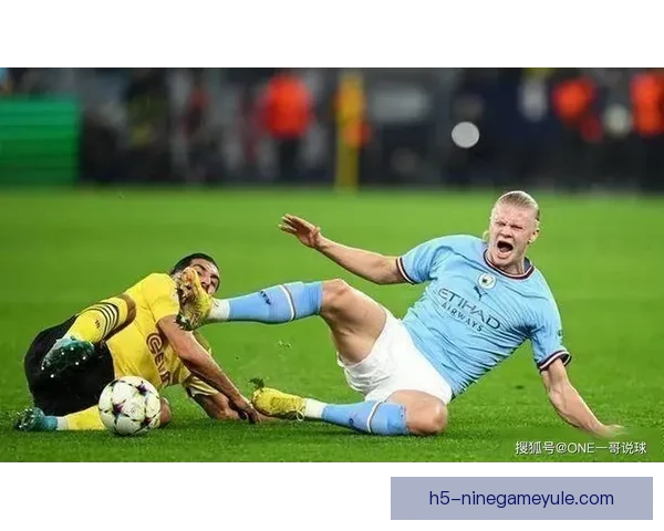 凌晨四点英超追分曼城巨人对决