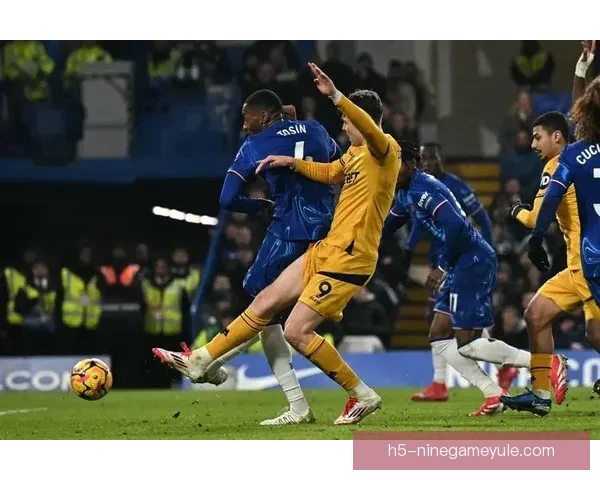 英联杯：布莱顿第三圈比赛 以3比2打败狼队